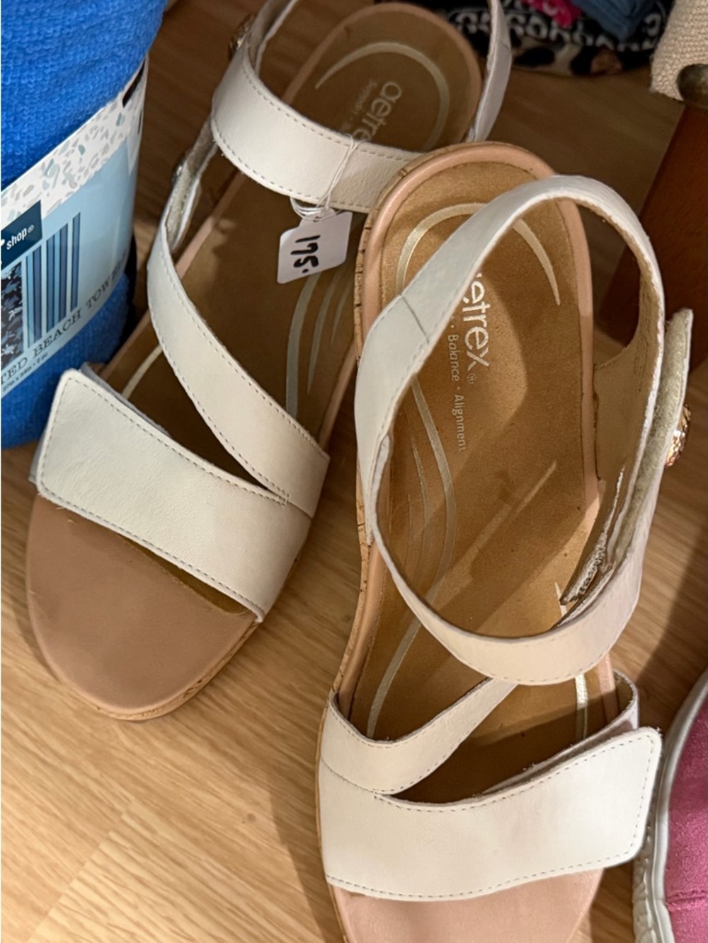Aetrex Women's Cream Strappy Comfort Sandals